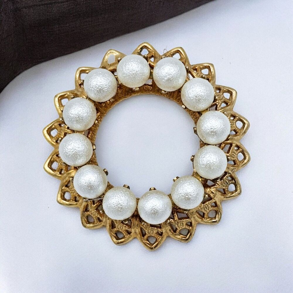 Vintage Couture Pearl Brooch Imitation Open Circle Round Gold Tone Estate Pin